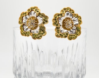 French Vintage 3D Flower Stud Earrings Gold-Plated Rhinestone