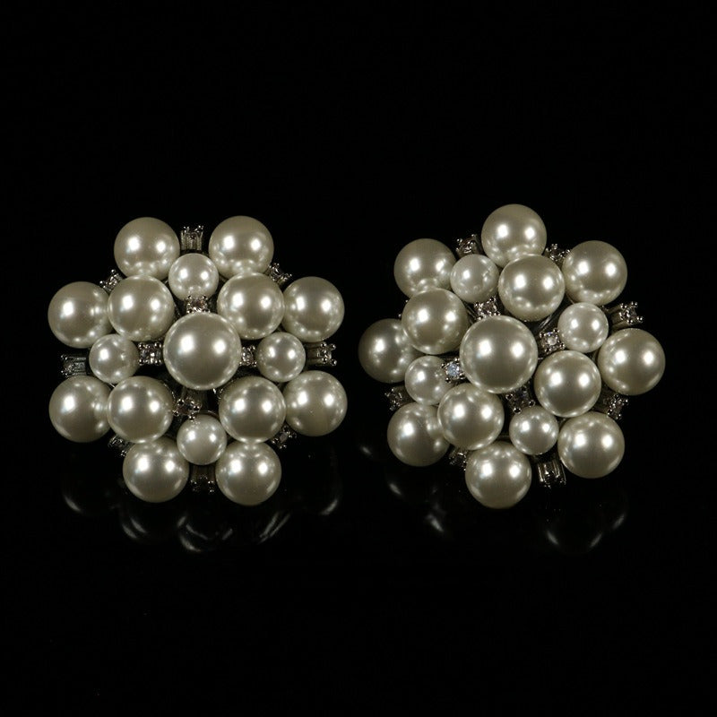Vintage Style Pearl Flower Stud Earrings