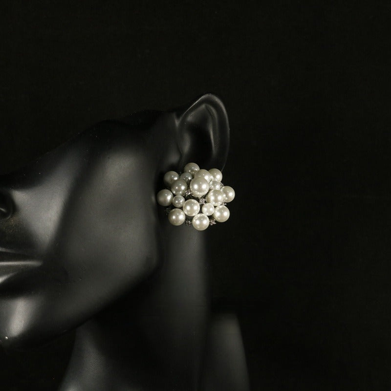 Vintage Style Pearl Flower Stud Earrings