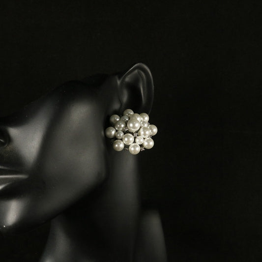Vintage Style Pearl Flower Stud Earrings