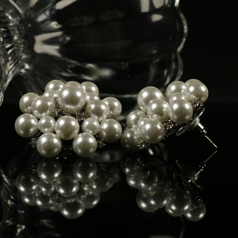 Vintage Style Pearl Flower Stud Earrings
