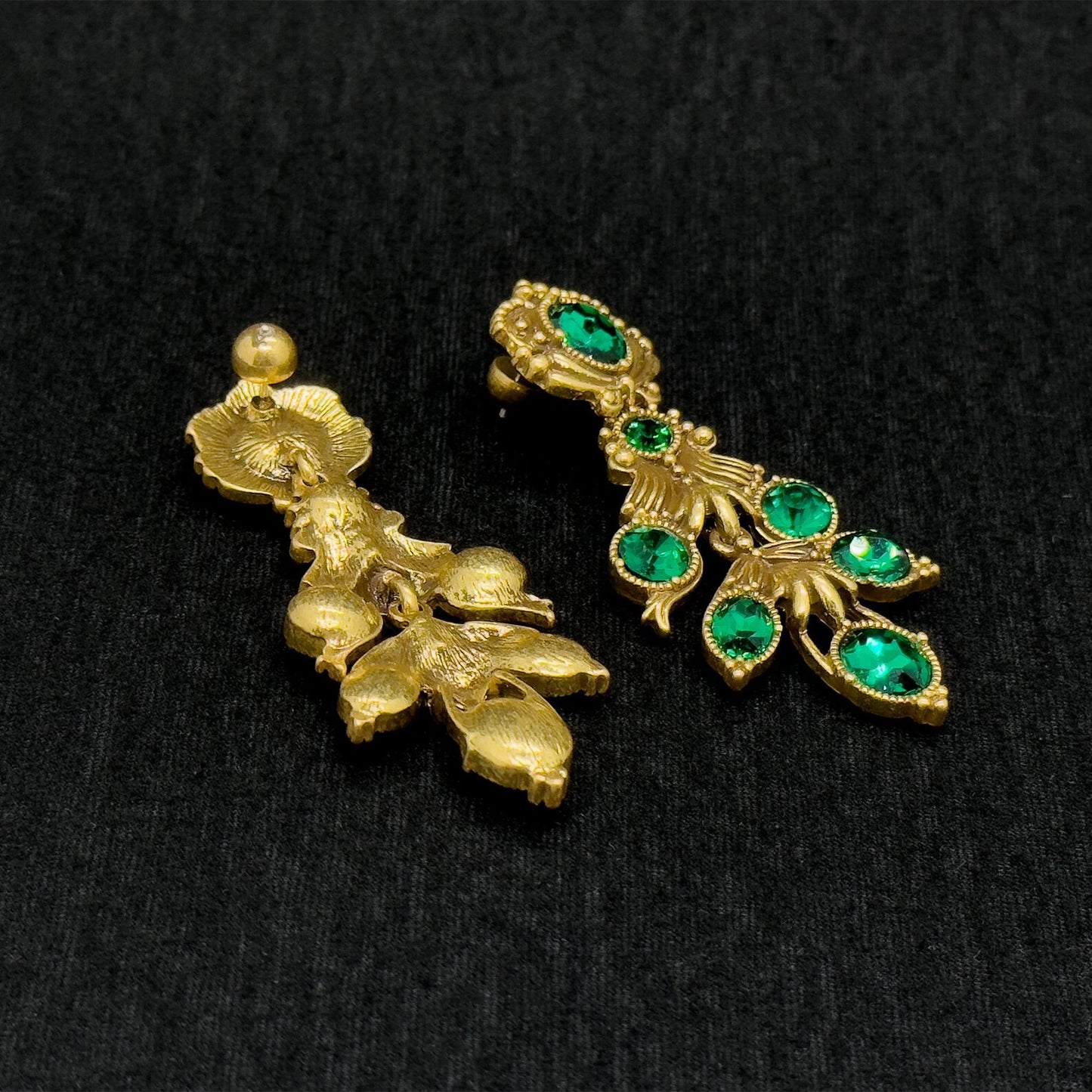 Vintage Ethnic Green Diamond Leaf Earrings