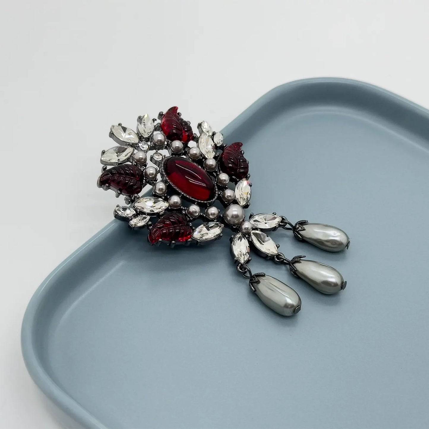 Vintage Pearl Tassel Brooch