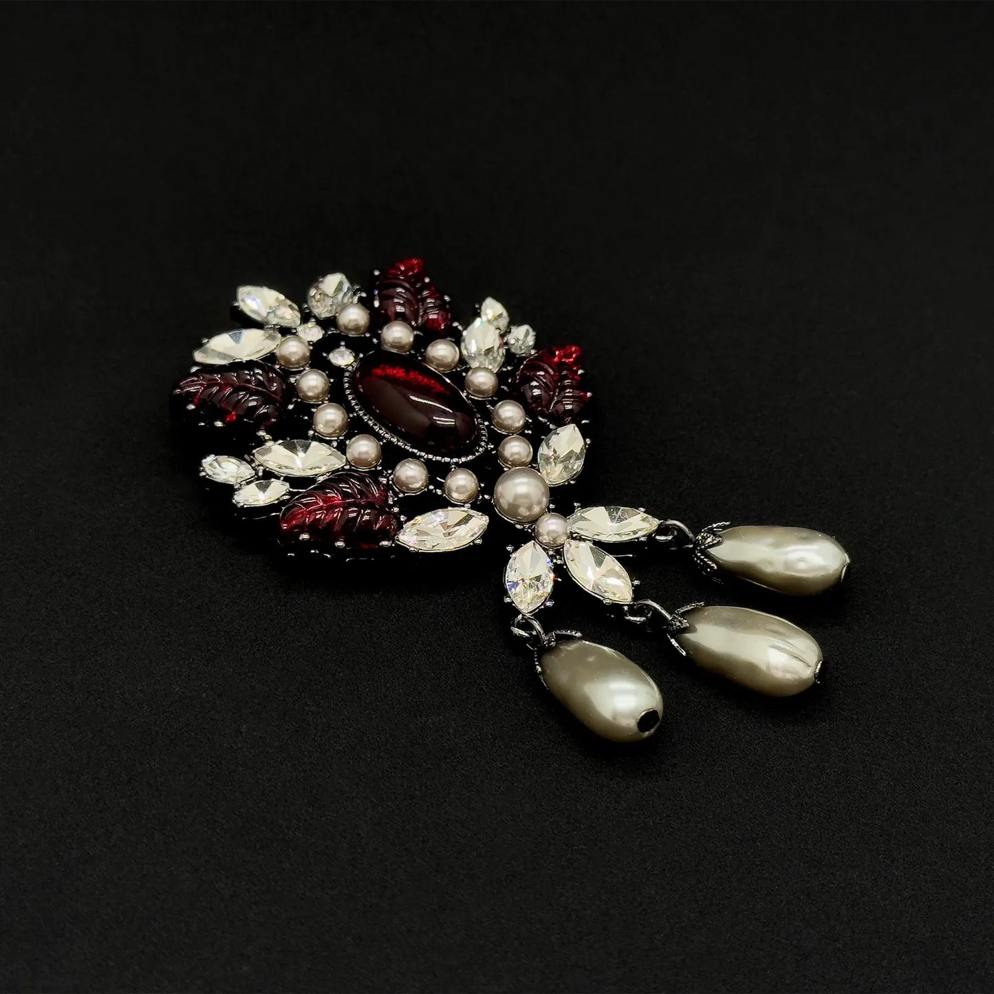 Vintage Pearl Tassel Brooch