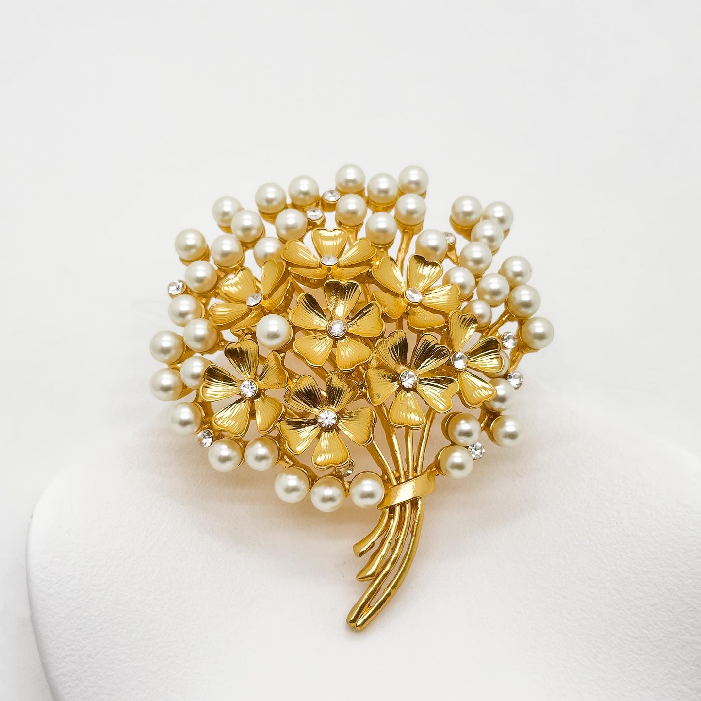 Vintage Art Deco 3D Flower Brooch with Pearls, 18K Gold-Plated