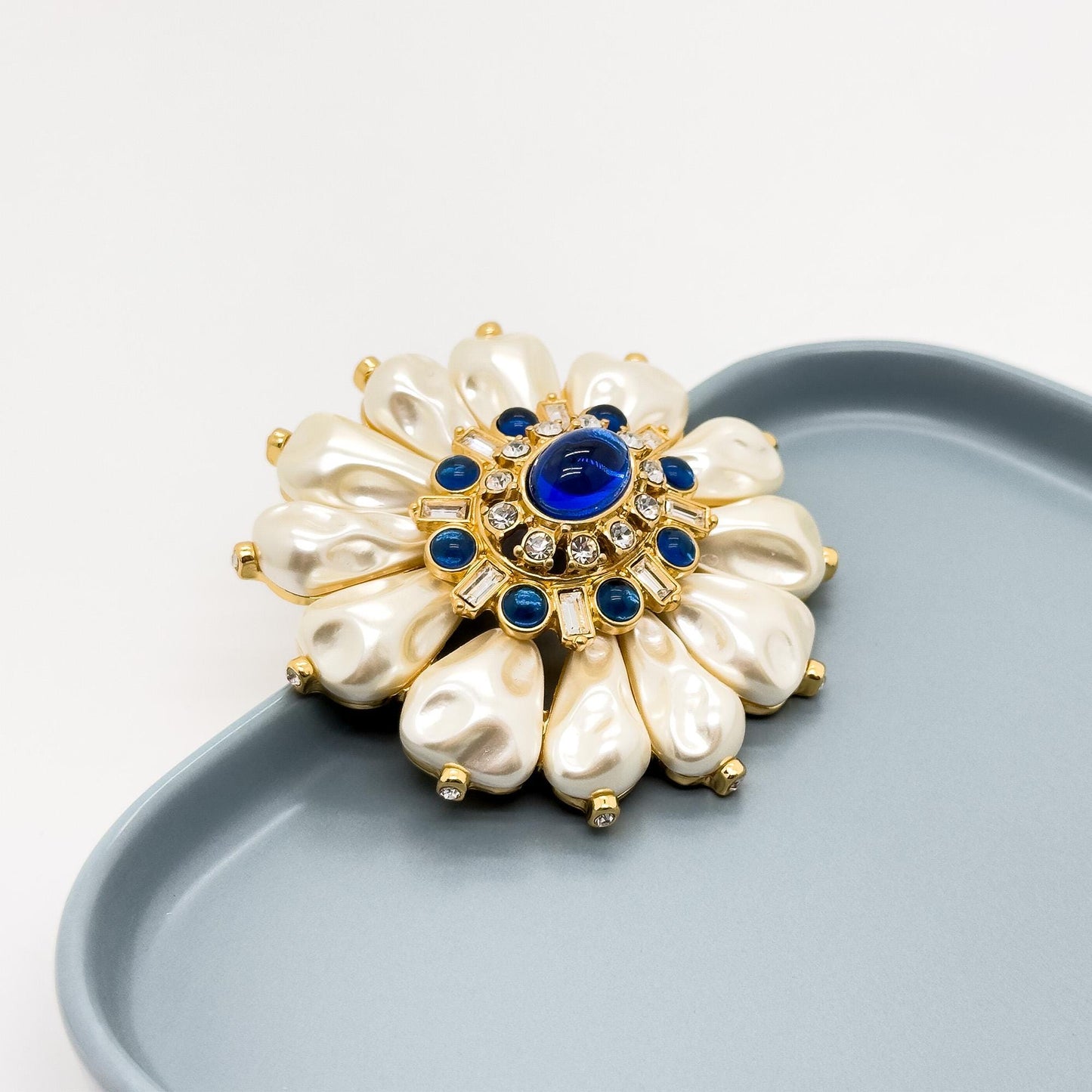 Vintage Art Deco Sunflower Brooch 3D Pearl Gold-Plated Pin