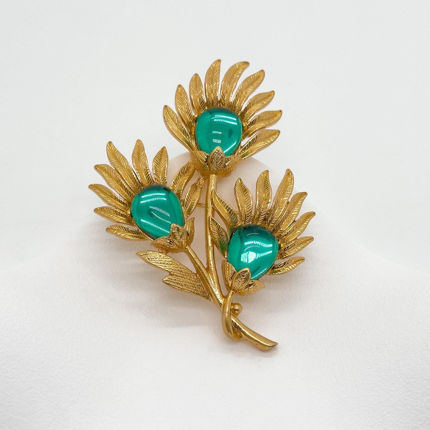 Vintage Art Deco 3D Leaf Brooch Gold-Plated Glass Accent