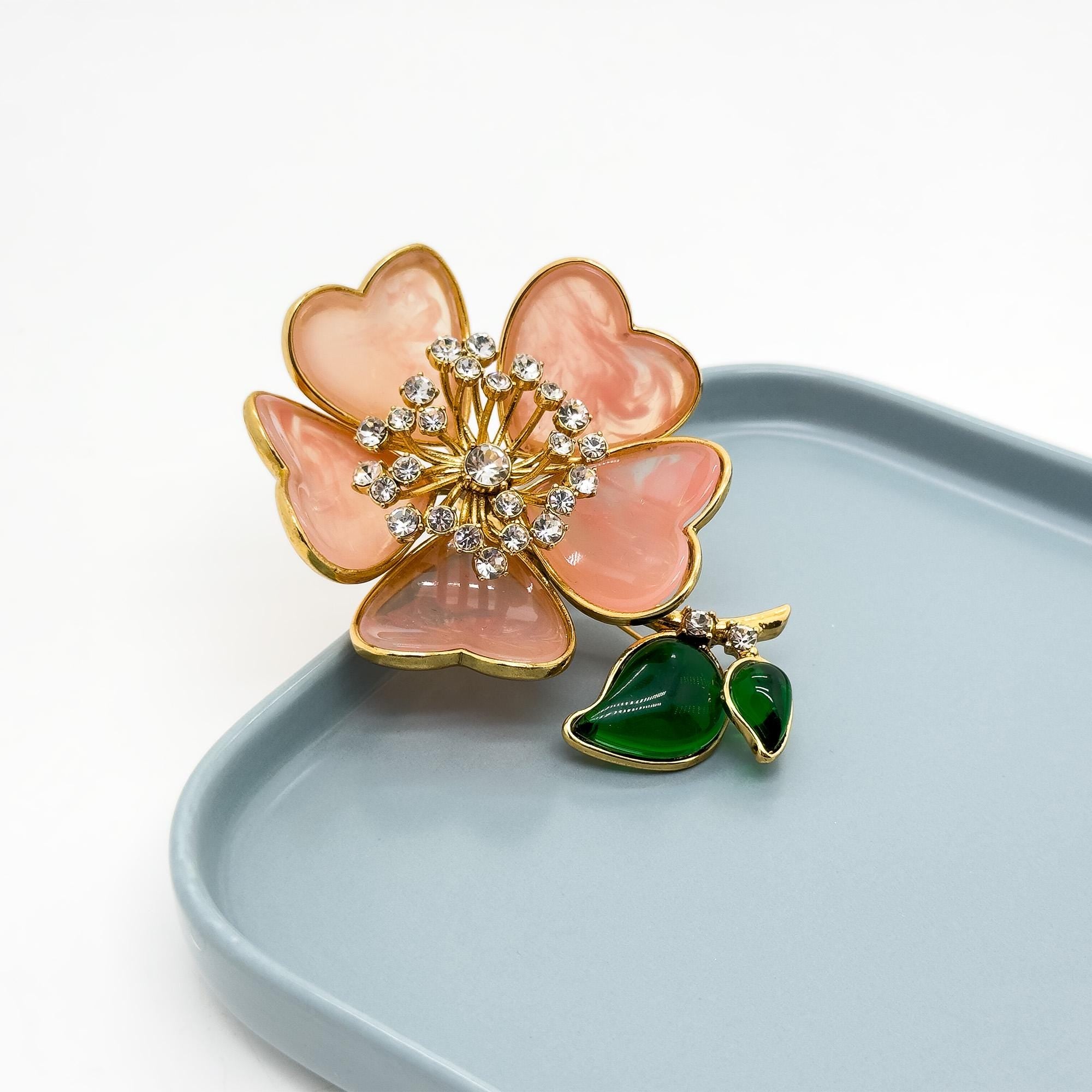 Vintage Art Deco Pink 3D Flower Brooch Glass Copper Pin