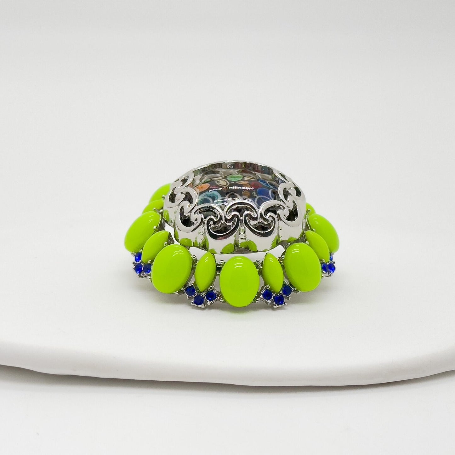 Vintage Art Deco Green Enamel Resin Brooch Elegant Gift Pin