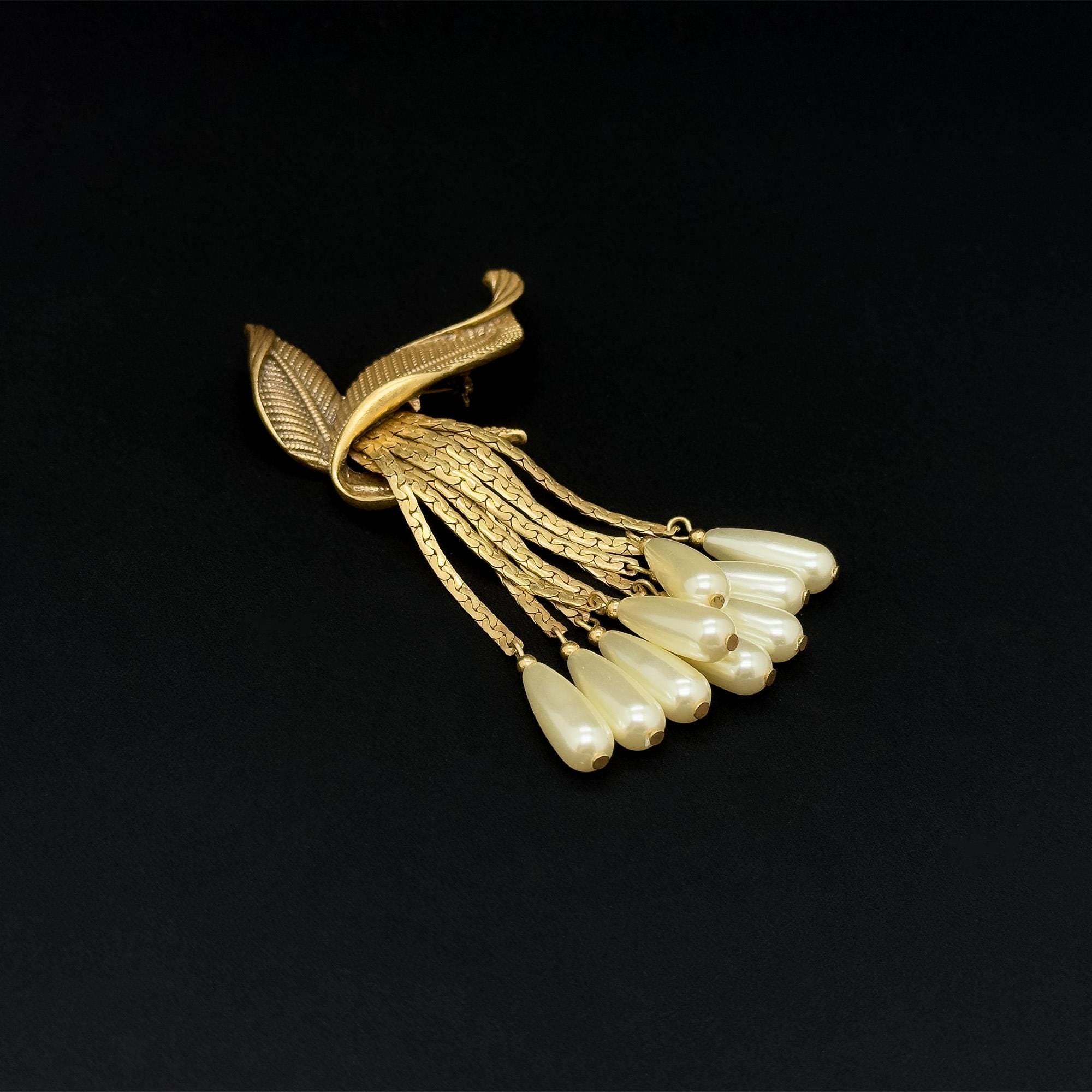 Vintage Art Deco Leaf Fringe Brooch and Dangle Earring Set