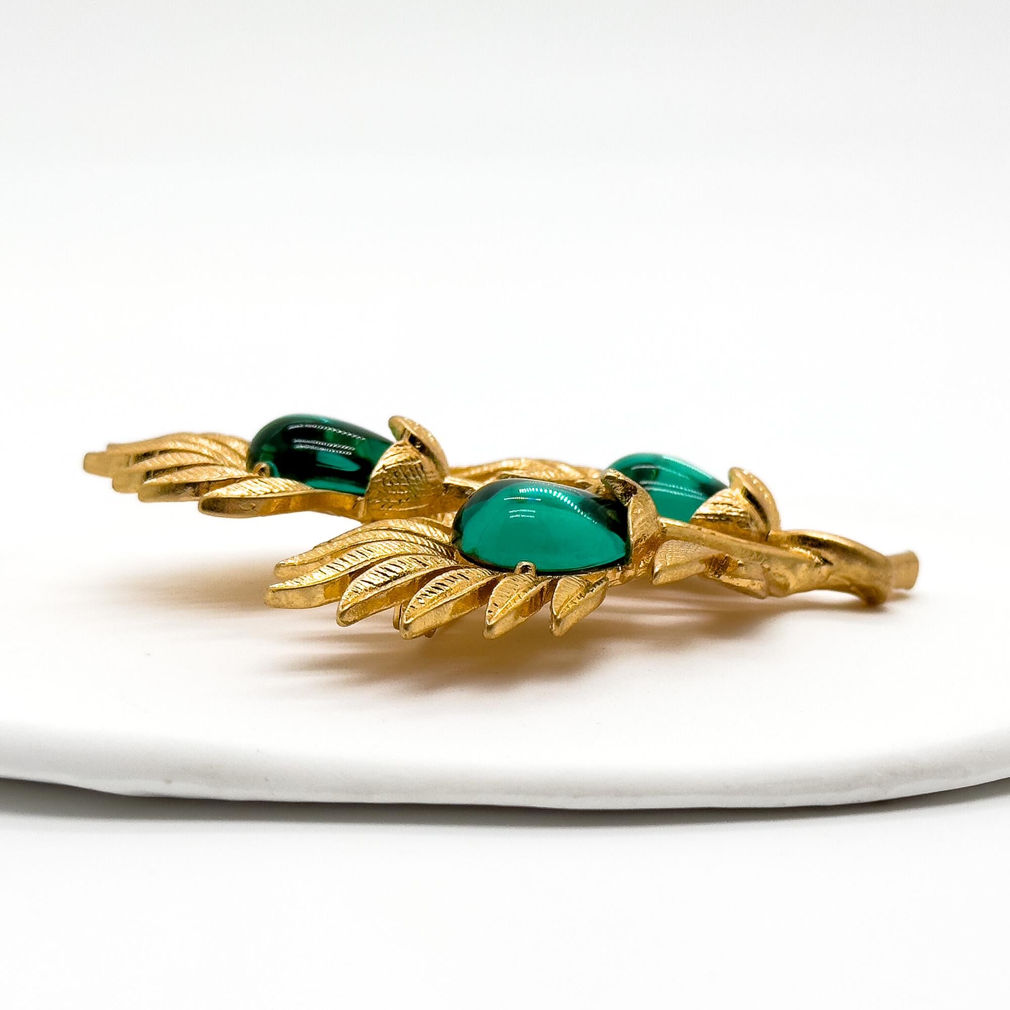 Vintage Art Deco 3D Leaf Brooch Gold-Plated Glass Accent