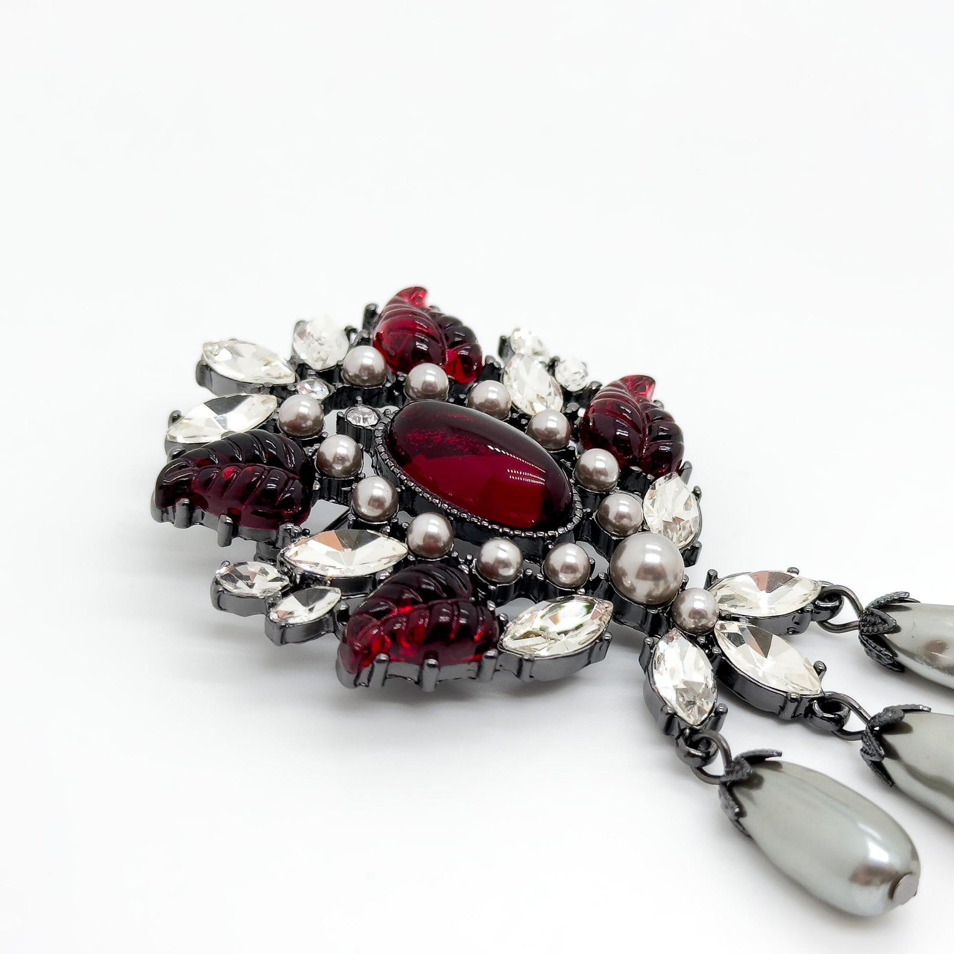 Vintage Art Deco Glass Leaf Brooch with Pearl Tassel