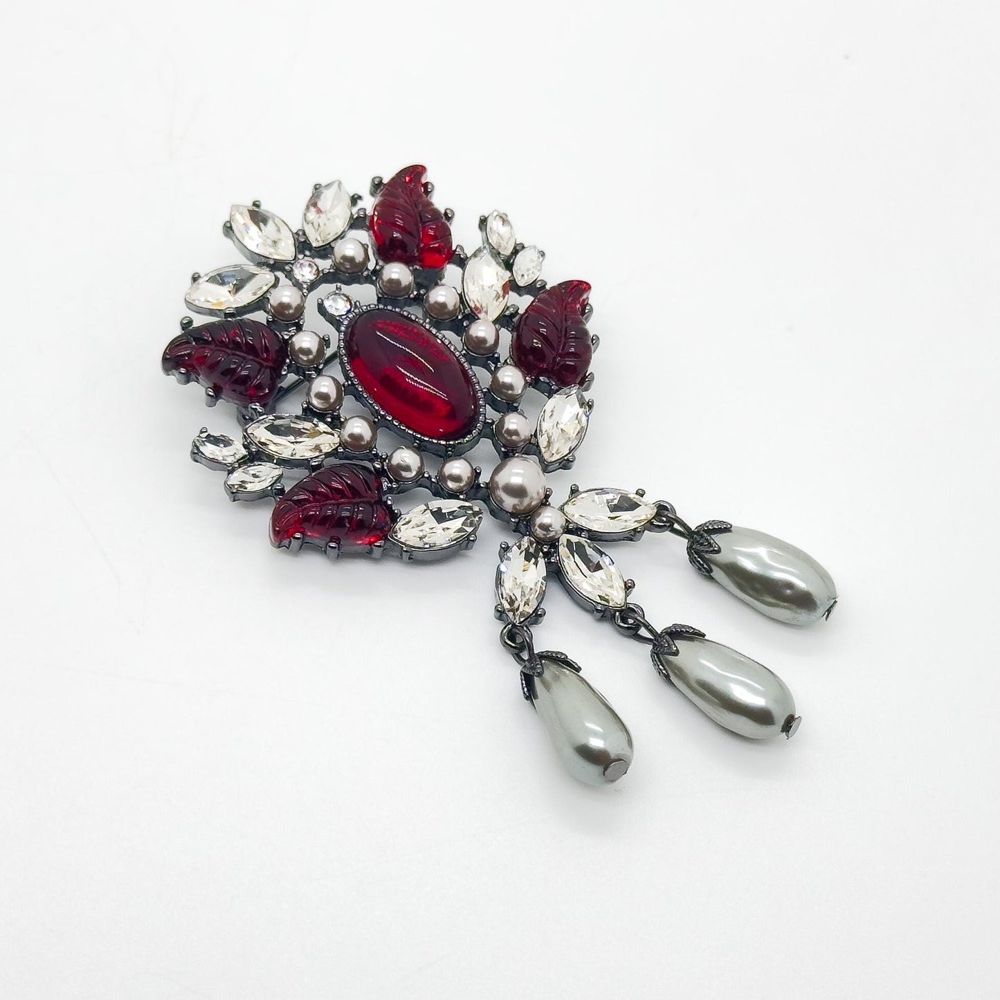 Vintage Art Deco Glass Leaf Brooch with Pearl Tassel