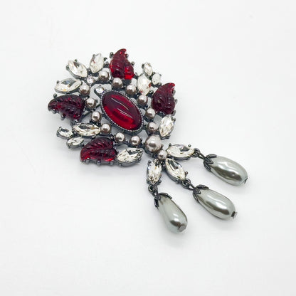 Vintage Art Deco Glass Leaf Brooch with Pearl Tassel