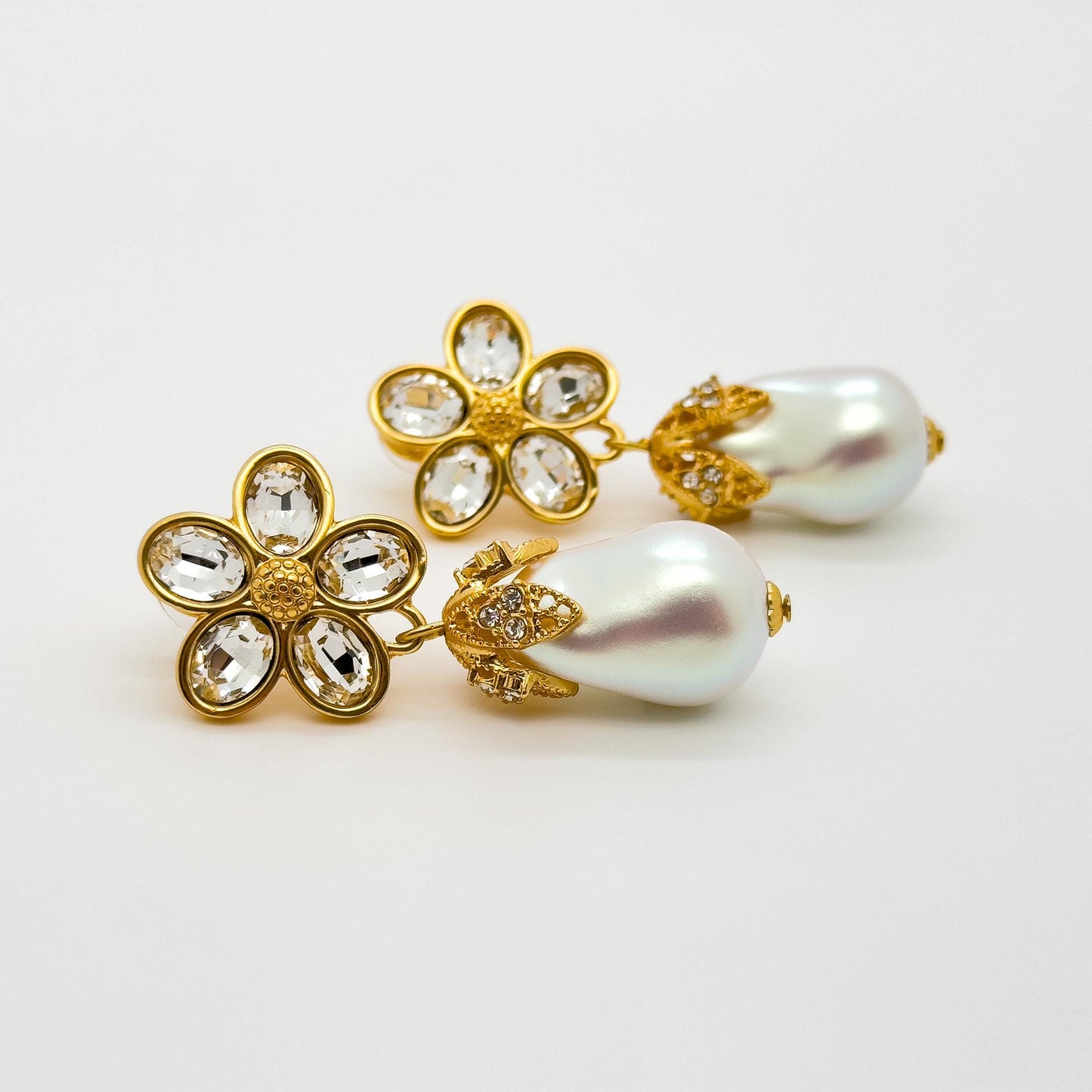 French Vintage Baroque Pearl Teardrop Floral Dangle Earrings Gold-plated