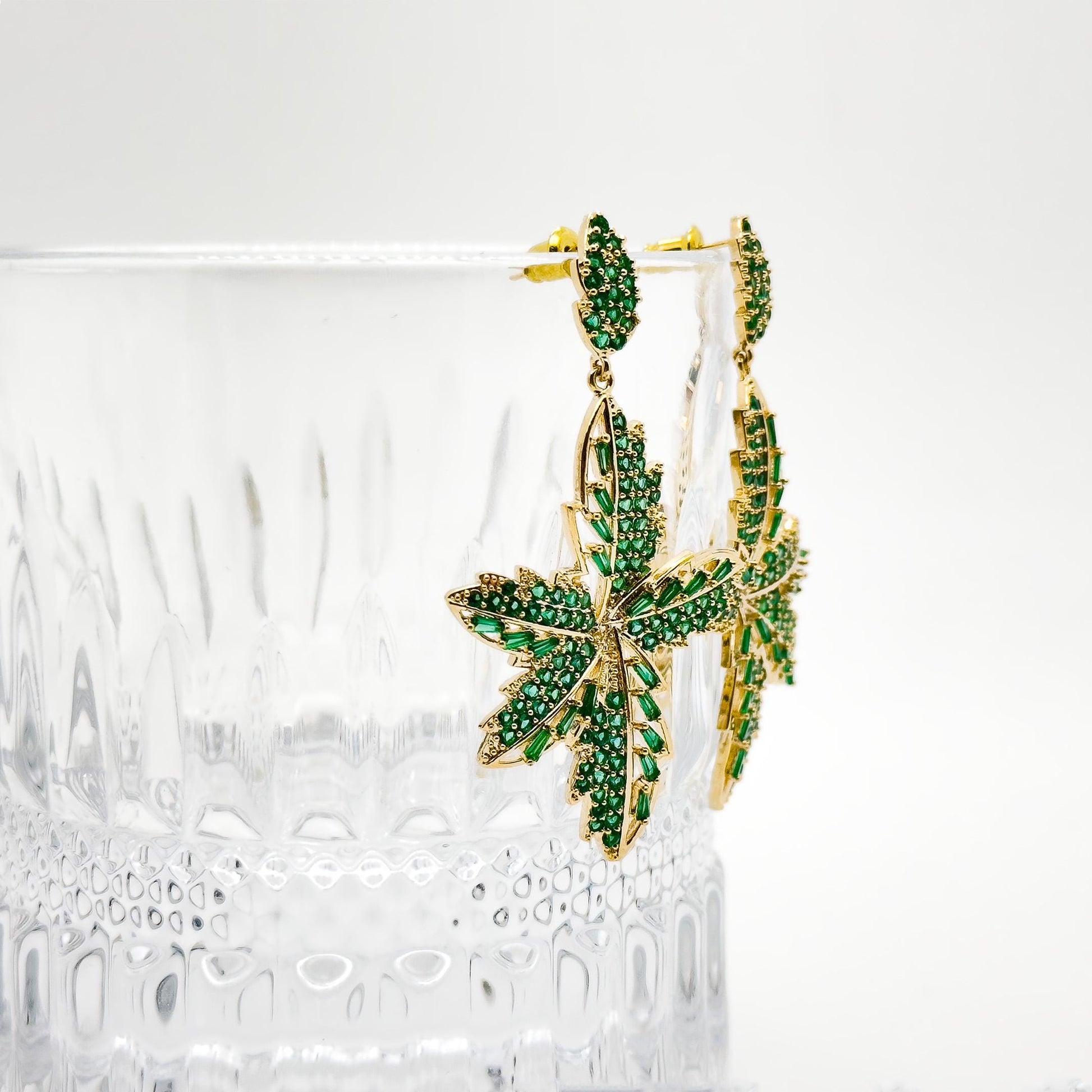 Vintage Green Leaf Clip-On Earrings Art Deco Glass Gold-Plated