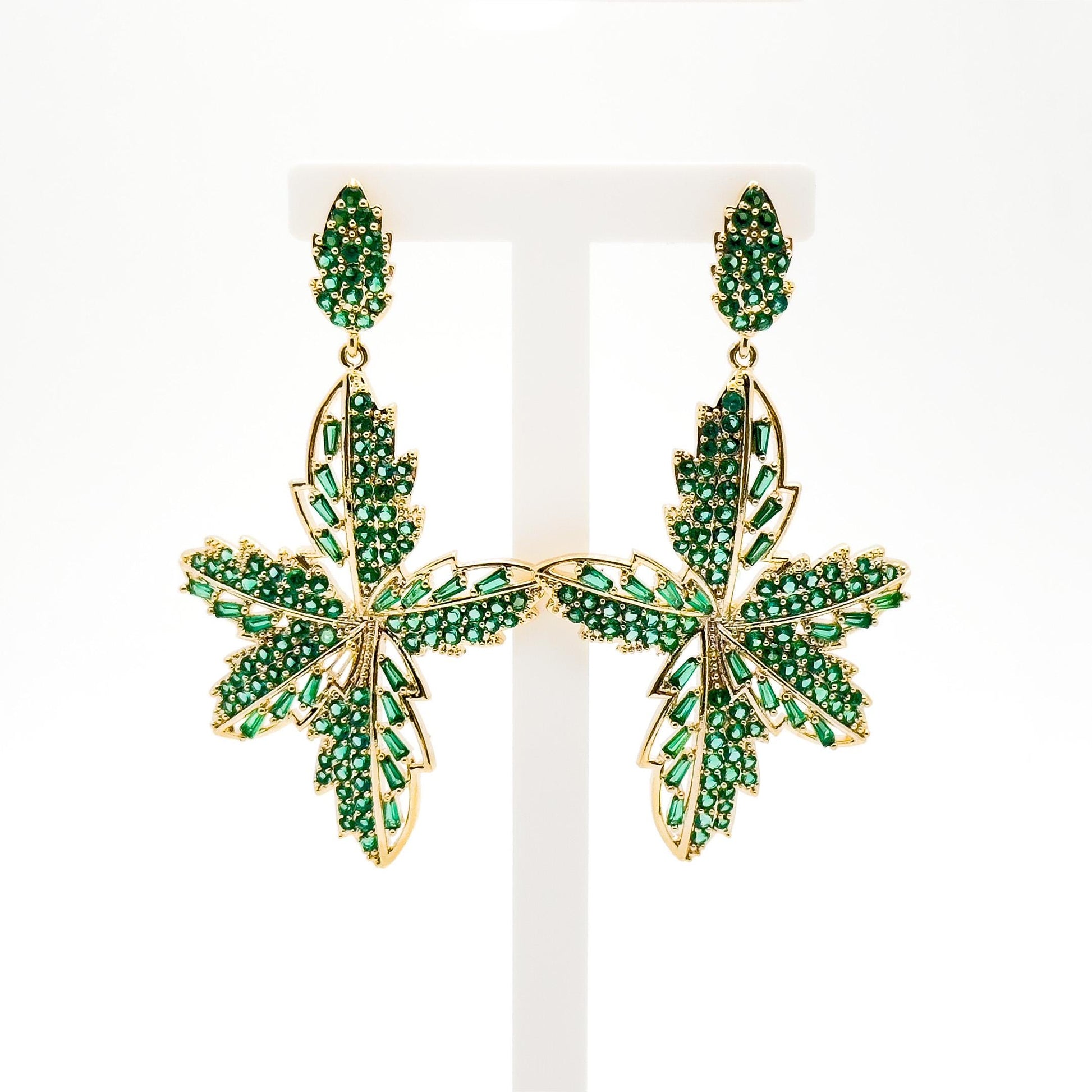 Vintage Green Leaf Clip-On Earrings Art Deco Glass Gold-Plated