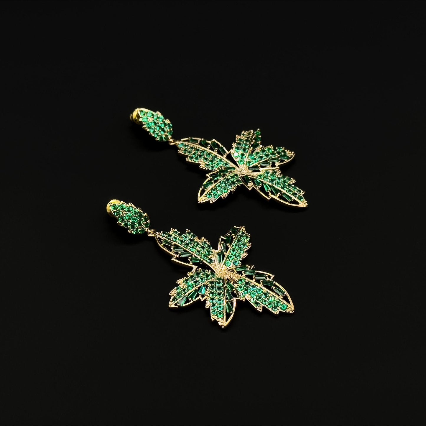 Vintage Green Leaf Clip-On Earrings Art Deco Glass Gold-Plated