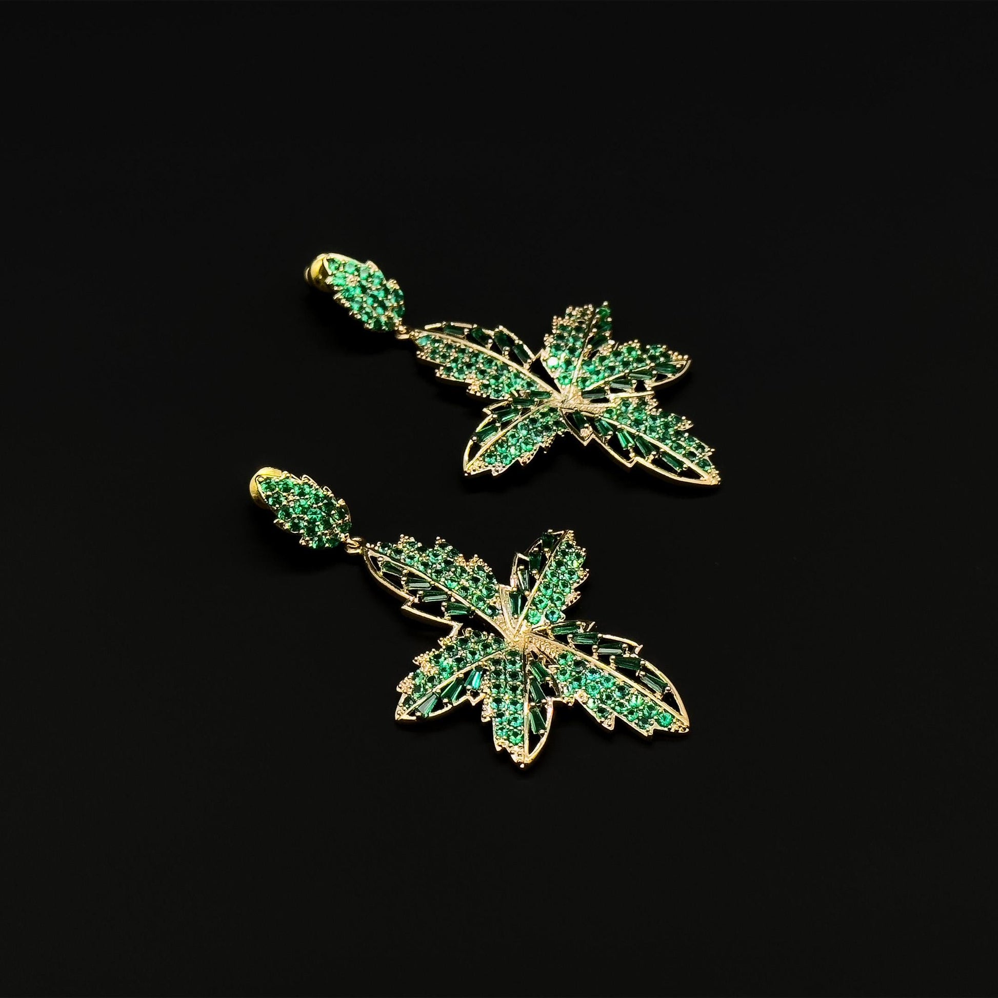 Vintage Green Leaf Clip-On Earrings Art Deco Glass Gold-Plated