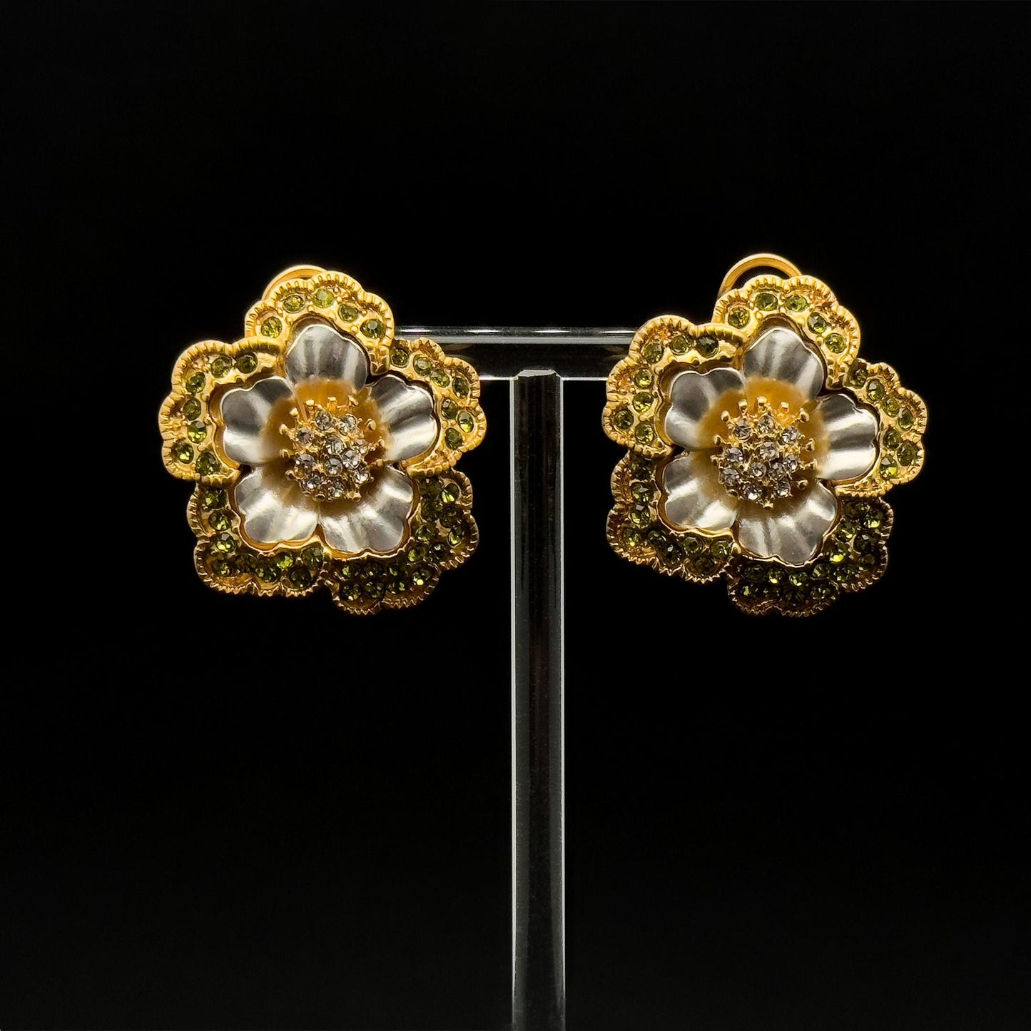 French Vintage 3D Flower Stud Earrings Gold-Plated Rhinestone