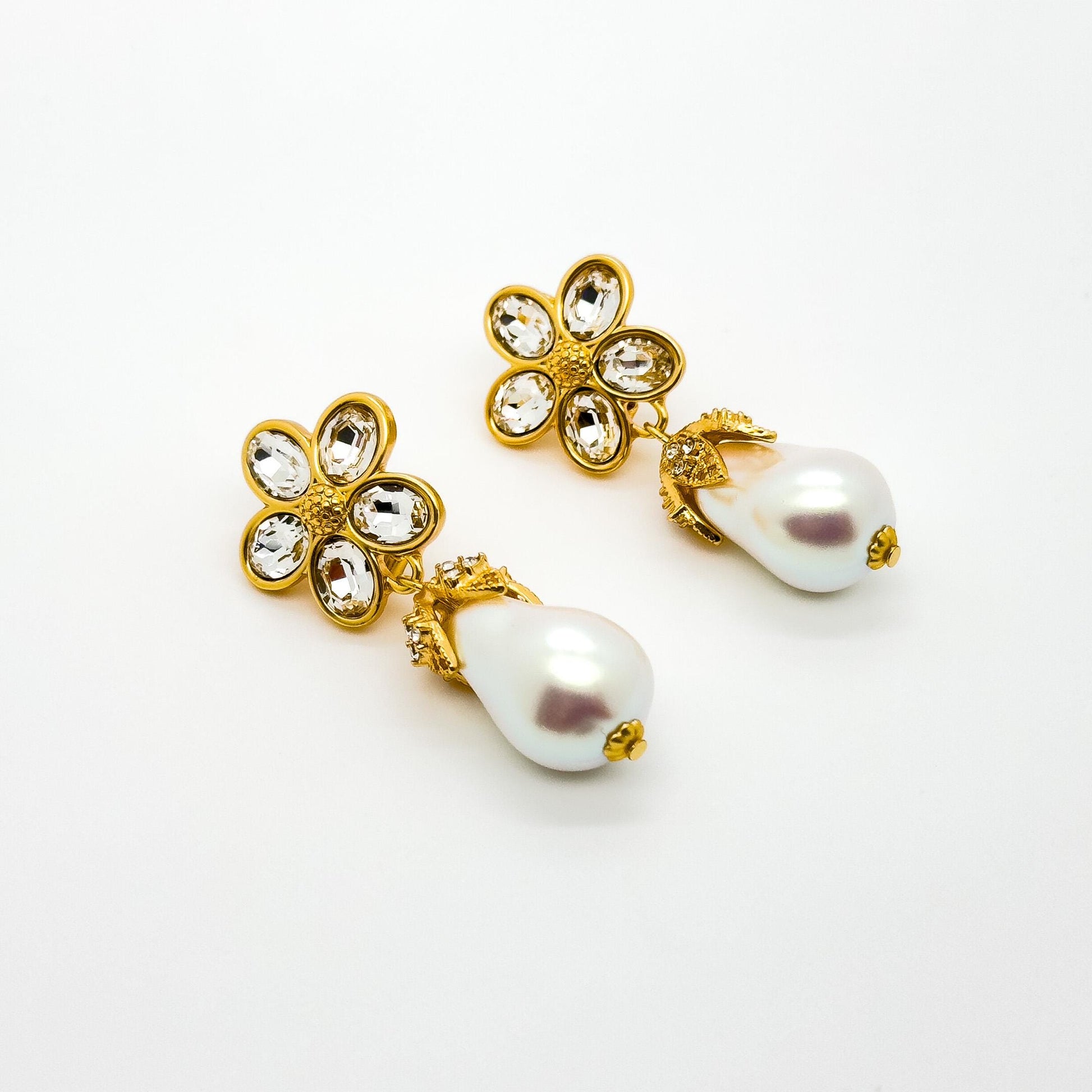 French Vintage Baroque Pearl Teardrop Floral Dangle Earrings Gold-plated