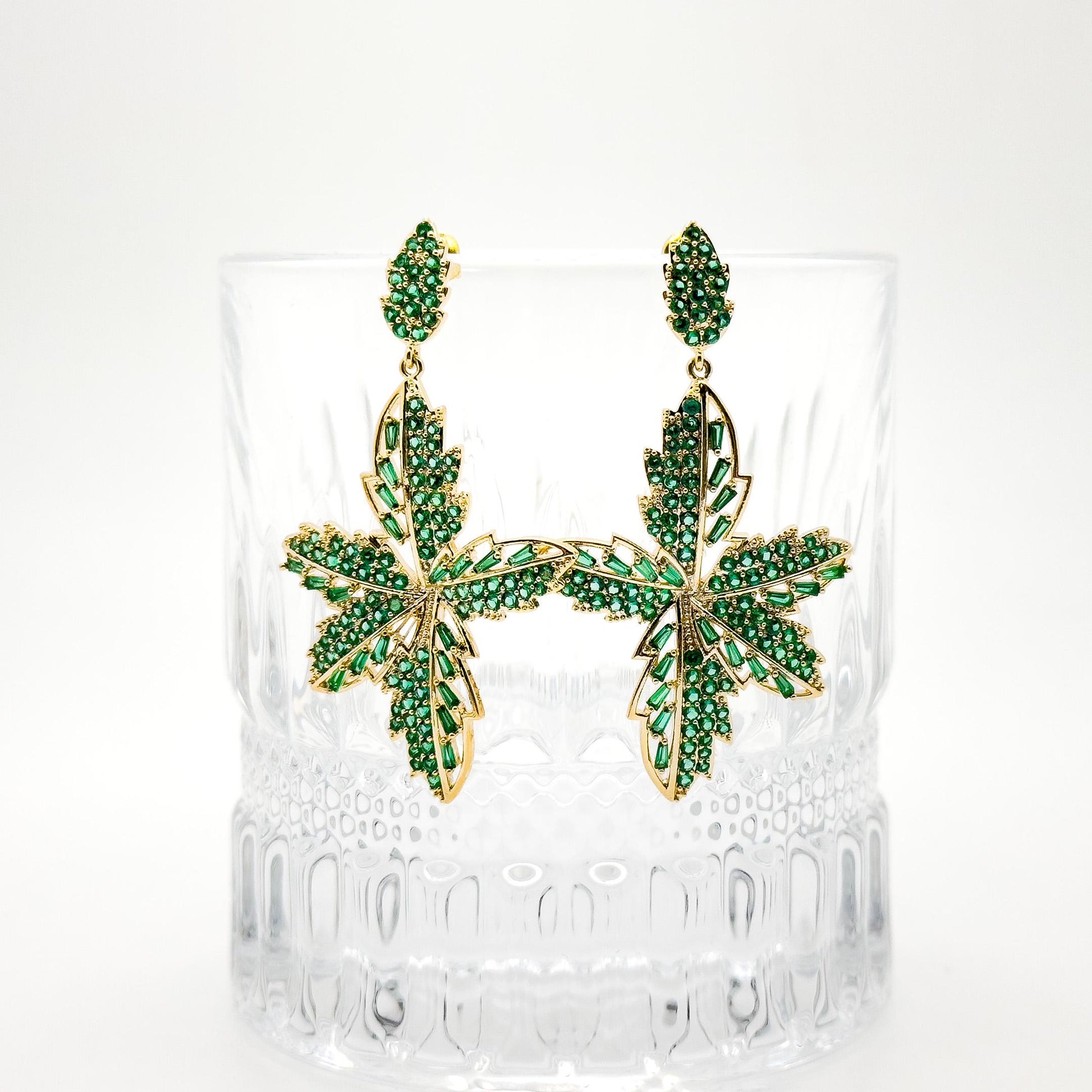 Vintage Green Leaf Clip-On Earrings Art Deco Glass Gold-Plated