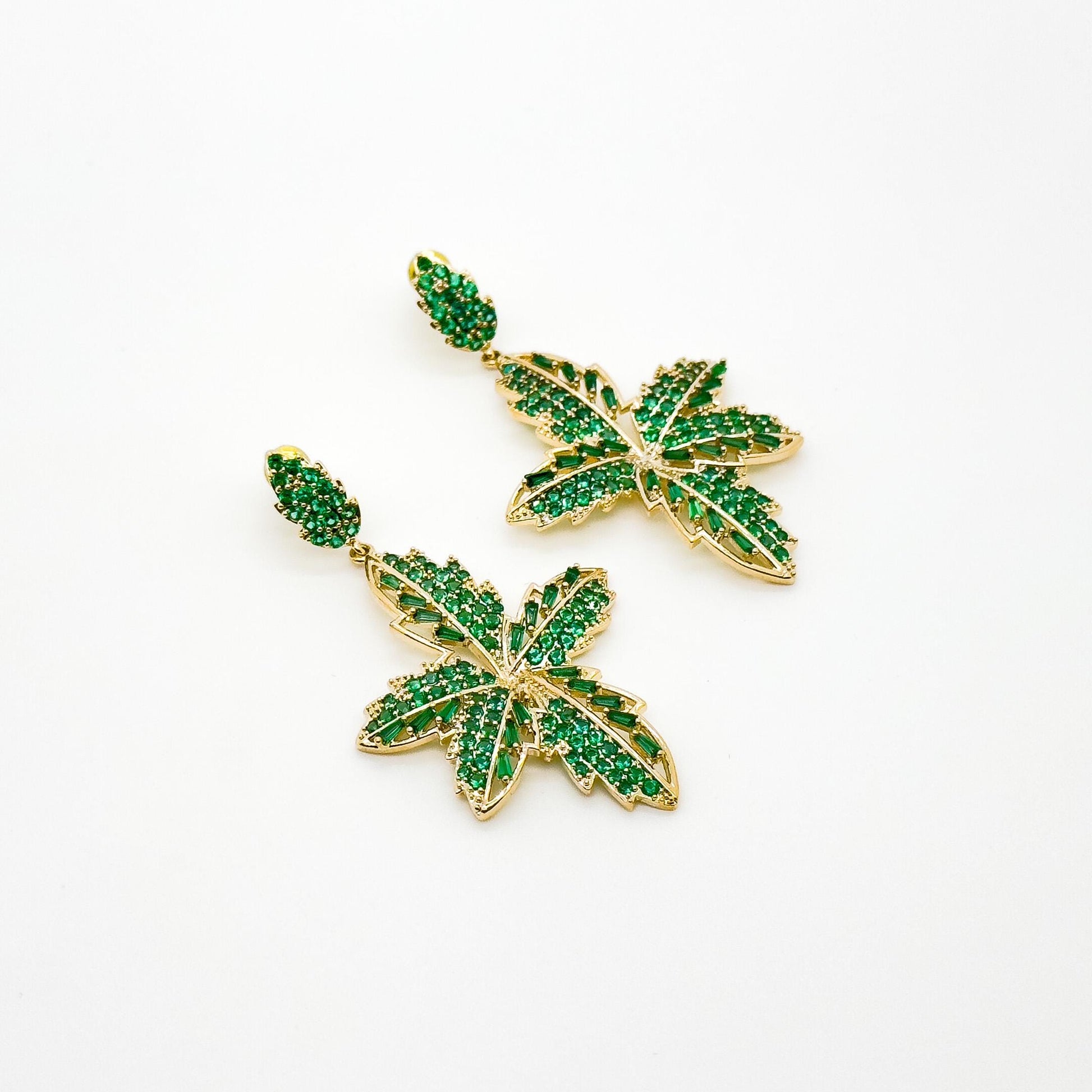 Vintage Green Leaf Clip-On Earrings Art Deco Glass Gold-Plated