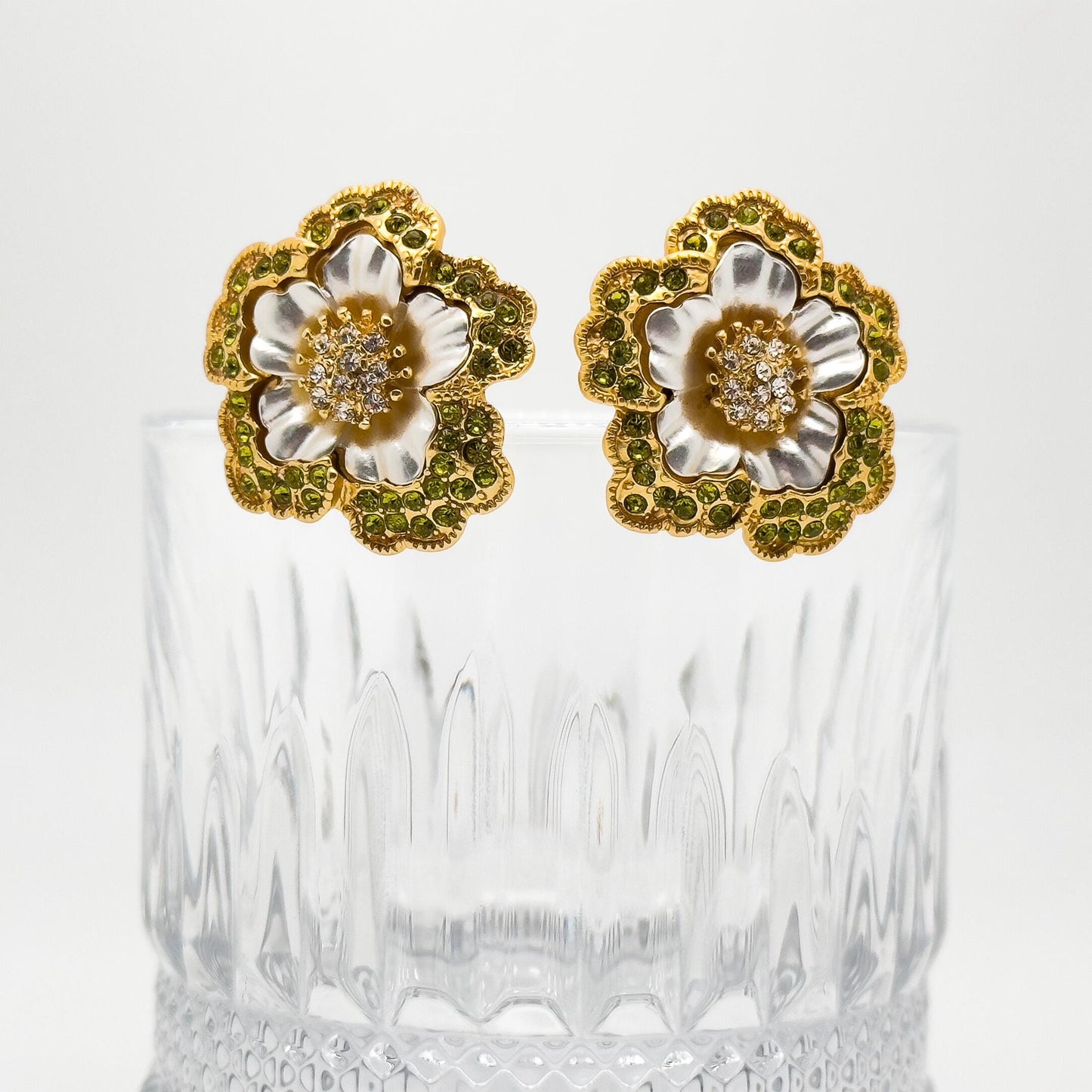 French Vintage 3D Flower Stud Earrings Gold-Plated Rhinestone