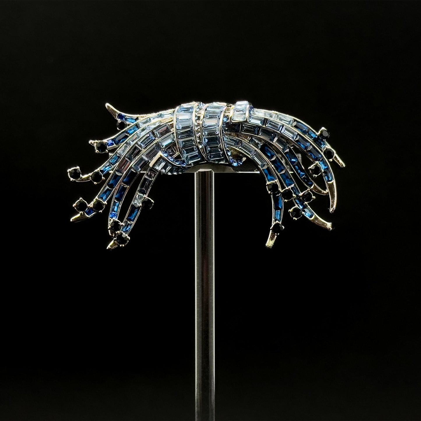 French Luxury Gradient Glass Brooch with Zircon Accents