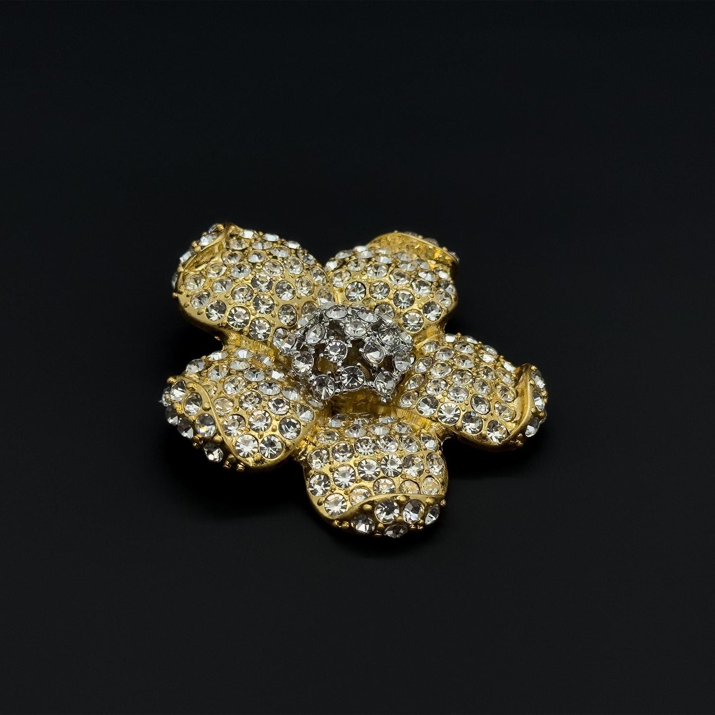 French Minimalist Flower Brooch Gold-Plated Rhinestone Pastoral Pin