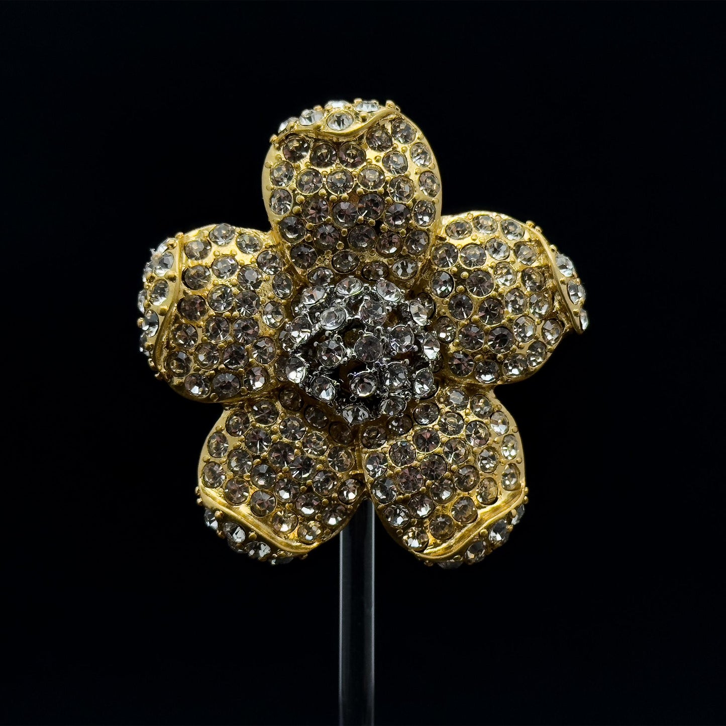 French Minimalist Flower Brooch Gold-Plated Rhinestone Pastoral Pin