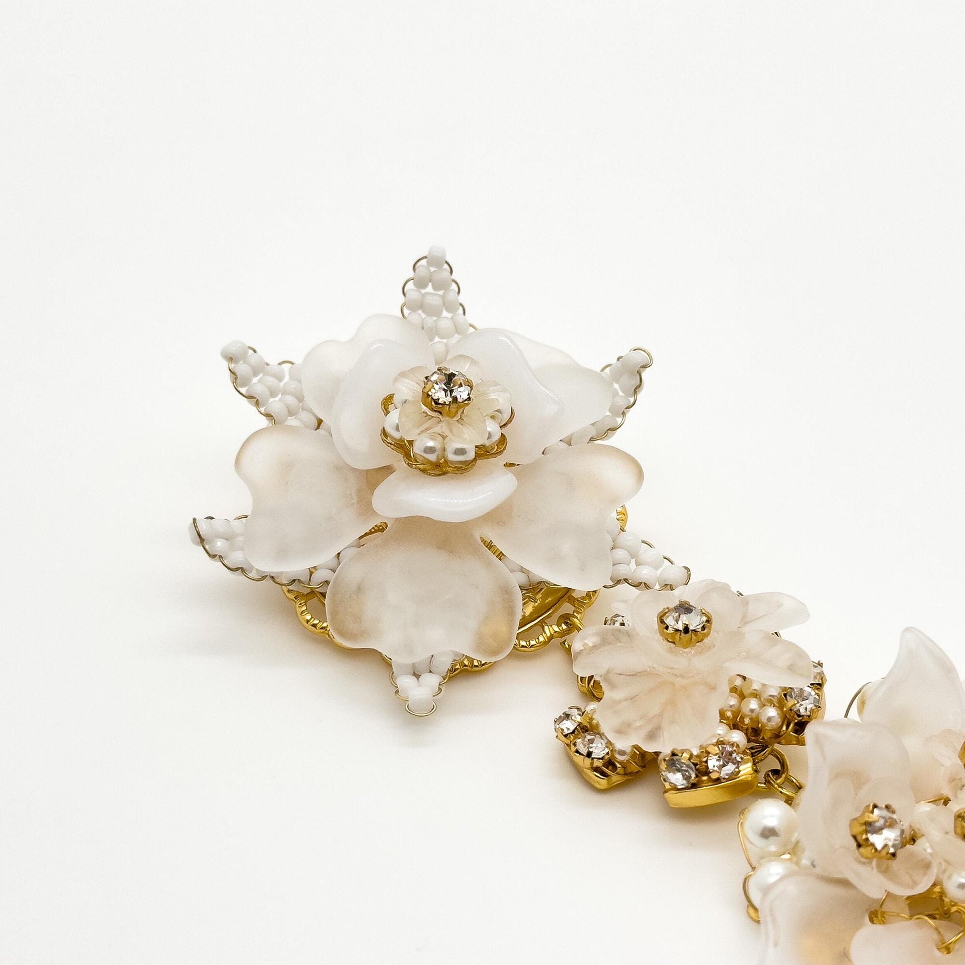 Art Deco Bridal Drop Earrings with White Flower Rhinestones Clip