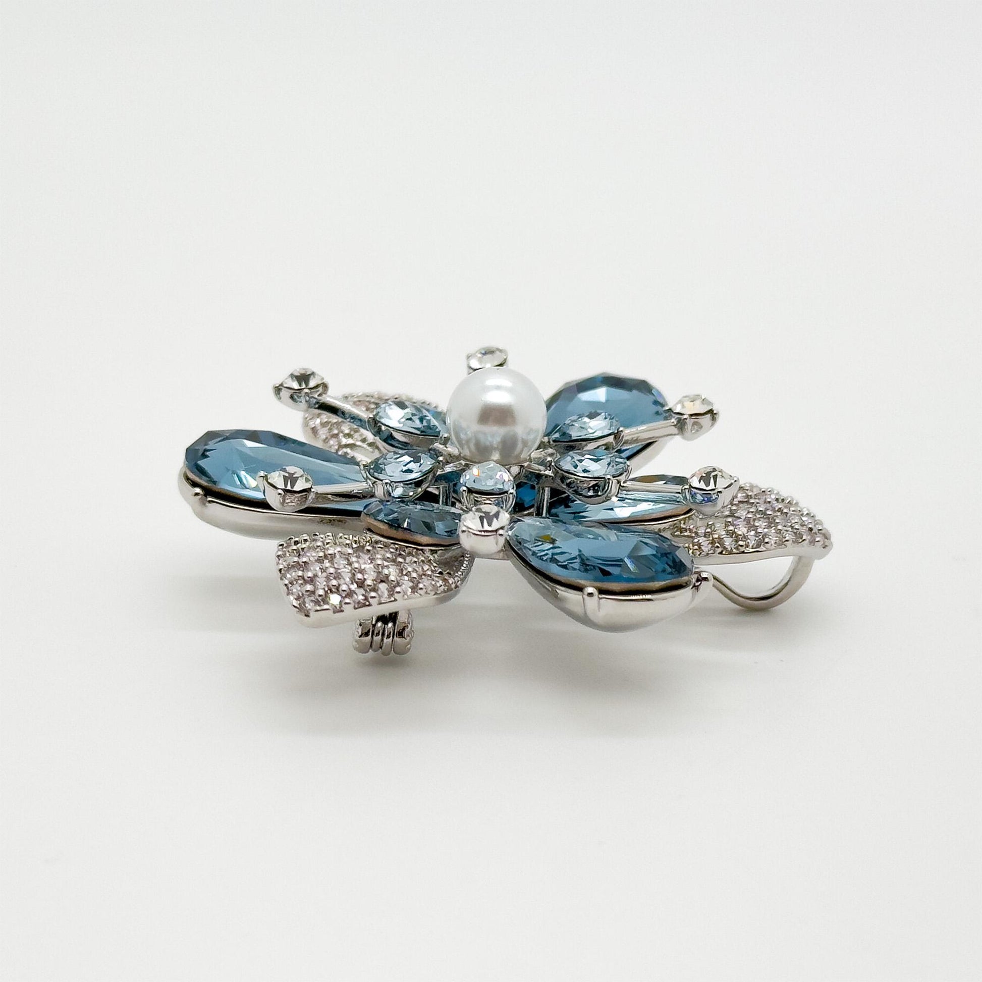 Vintage Art Deco Blue Crystal Flower Brooch, Gold-Plated Pin