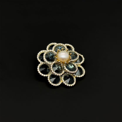 Vintage Minimalist Pearl Flower Brooch Magnetic Pin with Zircon