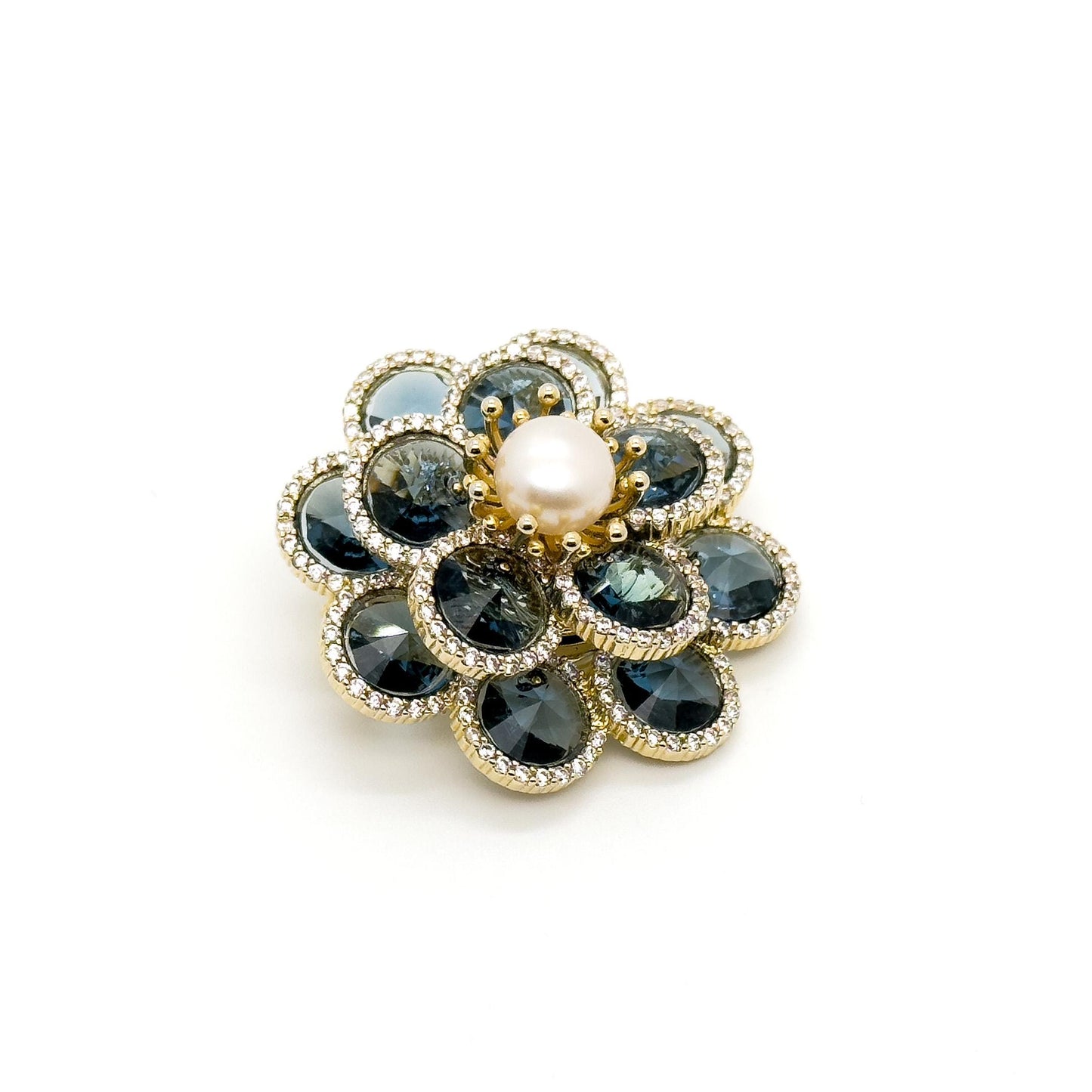 Vintage Minimalist Pearl Flower Brooch Magnetic Pin with Zircon