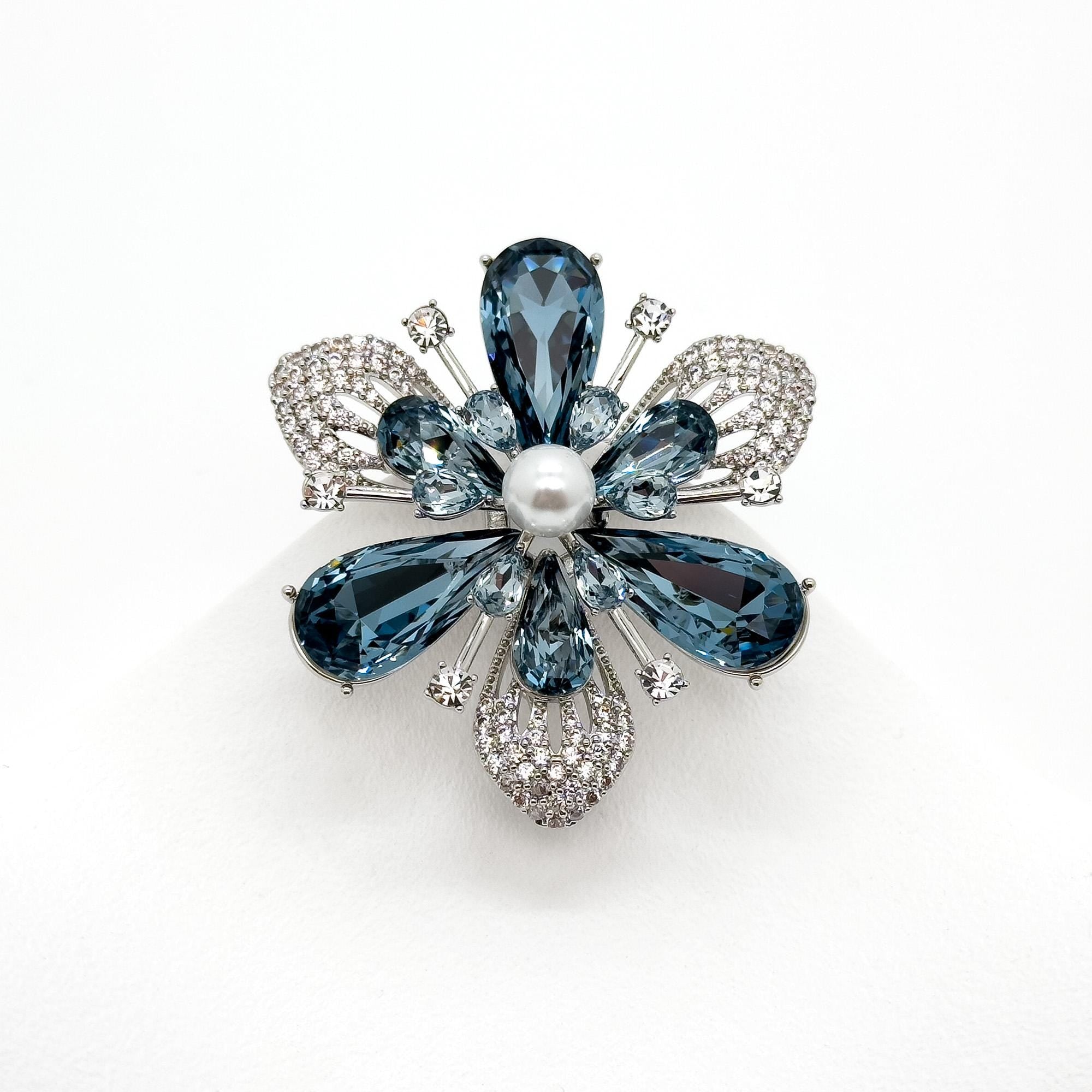 Vintage Art Deco Blue Crystal Flower Brooch, Gold-Plated Pin