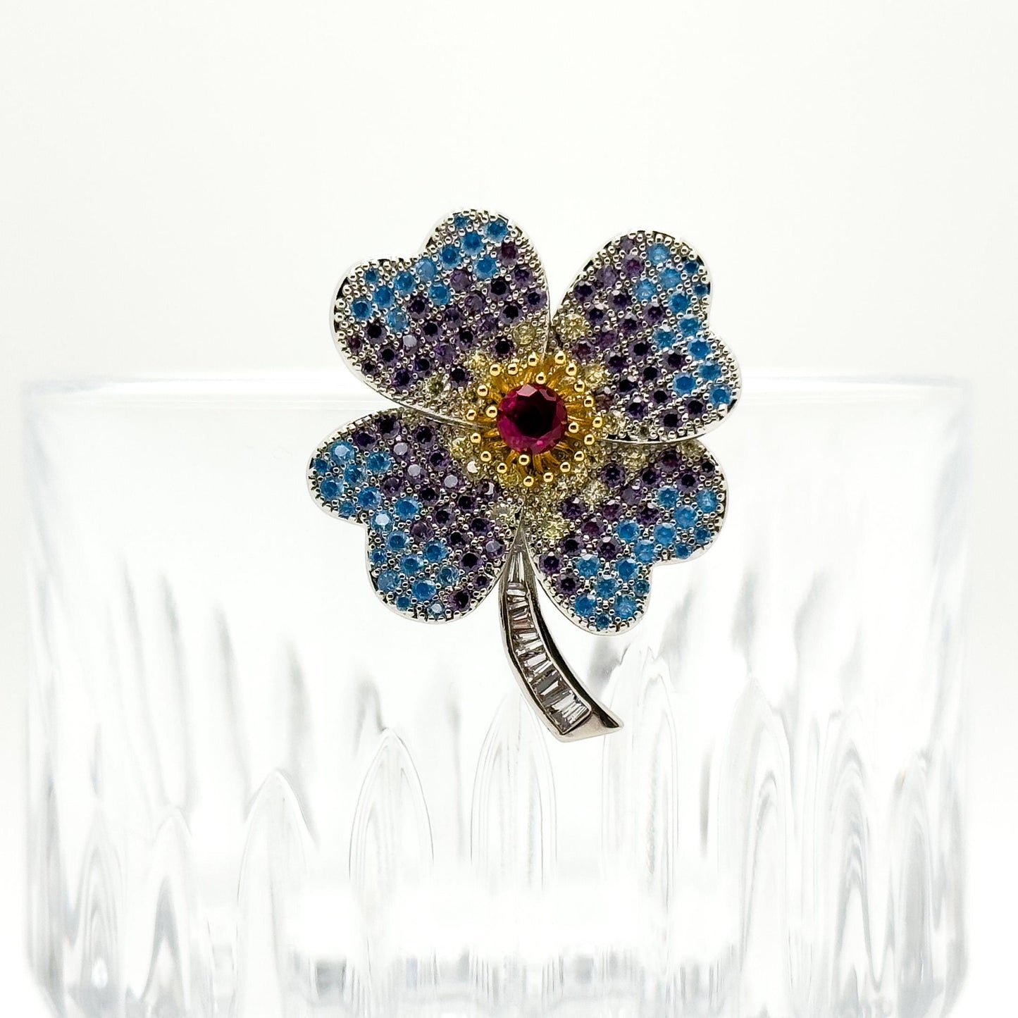 Four-Leaf Clover Crystal Flower Brooch Magnetic Pin for Women's Shirts
